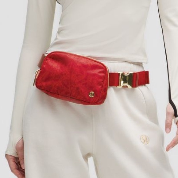 NWT Lululemon Special Edition 2025 Lunar New Year Red Everywhere Belt Bag 1L - Picture 2 of 10